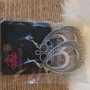 Paparazzi silver earrings NEW